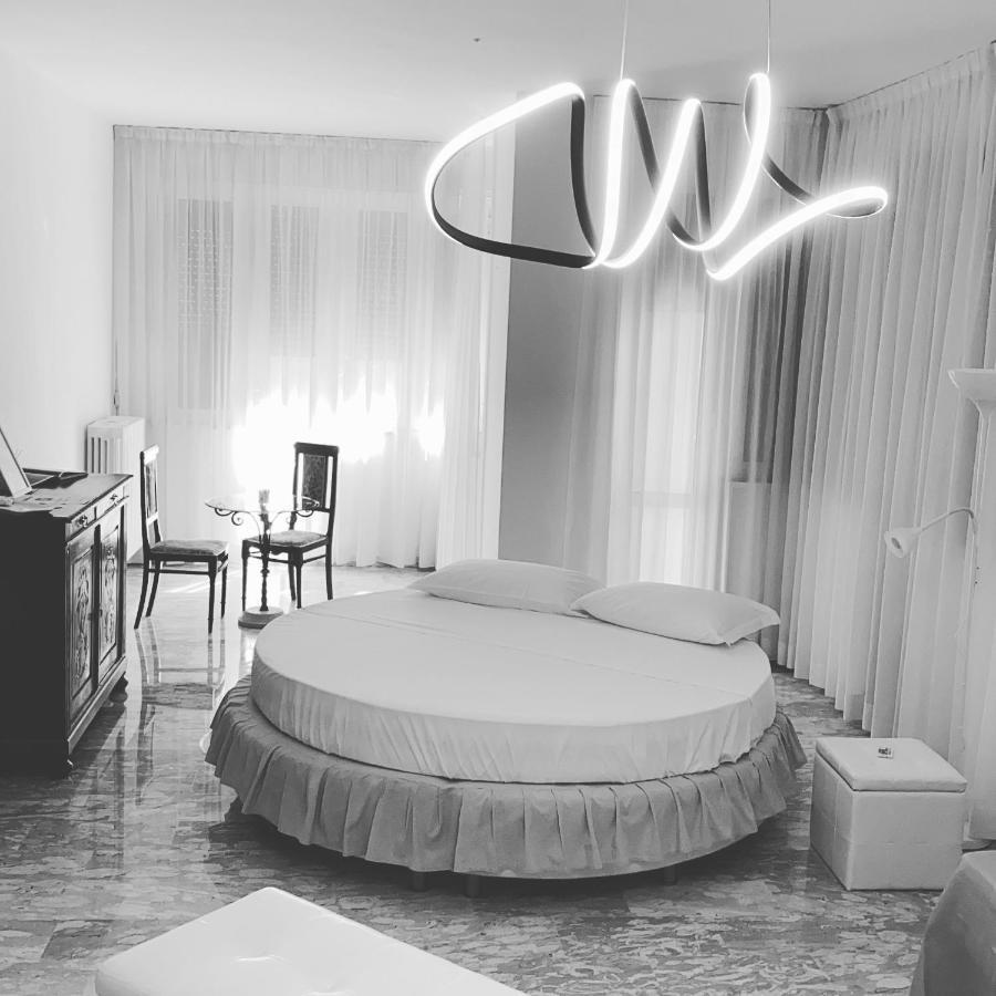 Via Del Corso Room&Suite Matera Exterior foto
