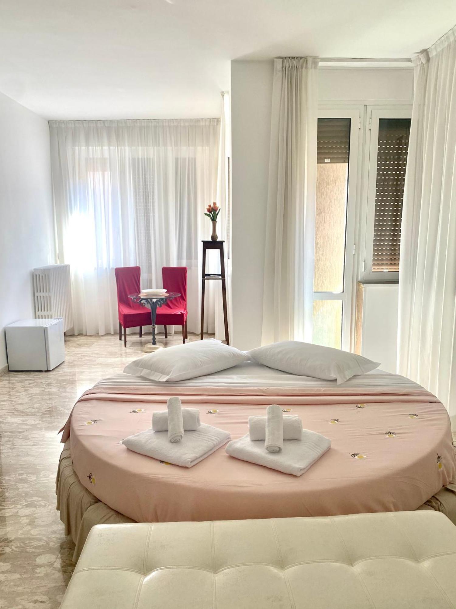 Via Del Corso Room&Suite Matera Exterior foto